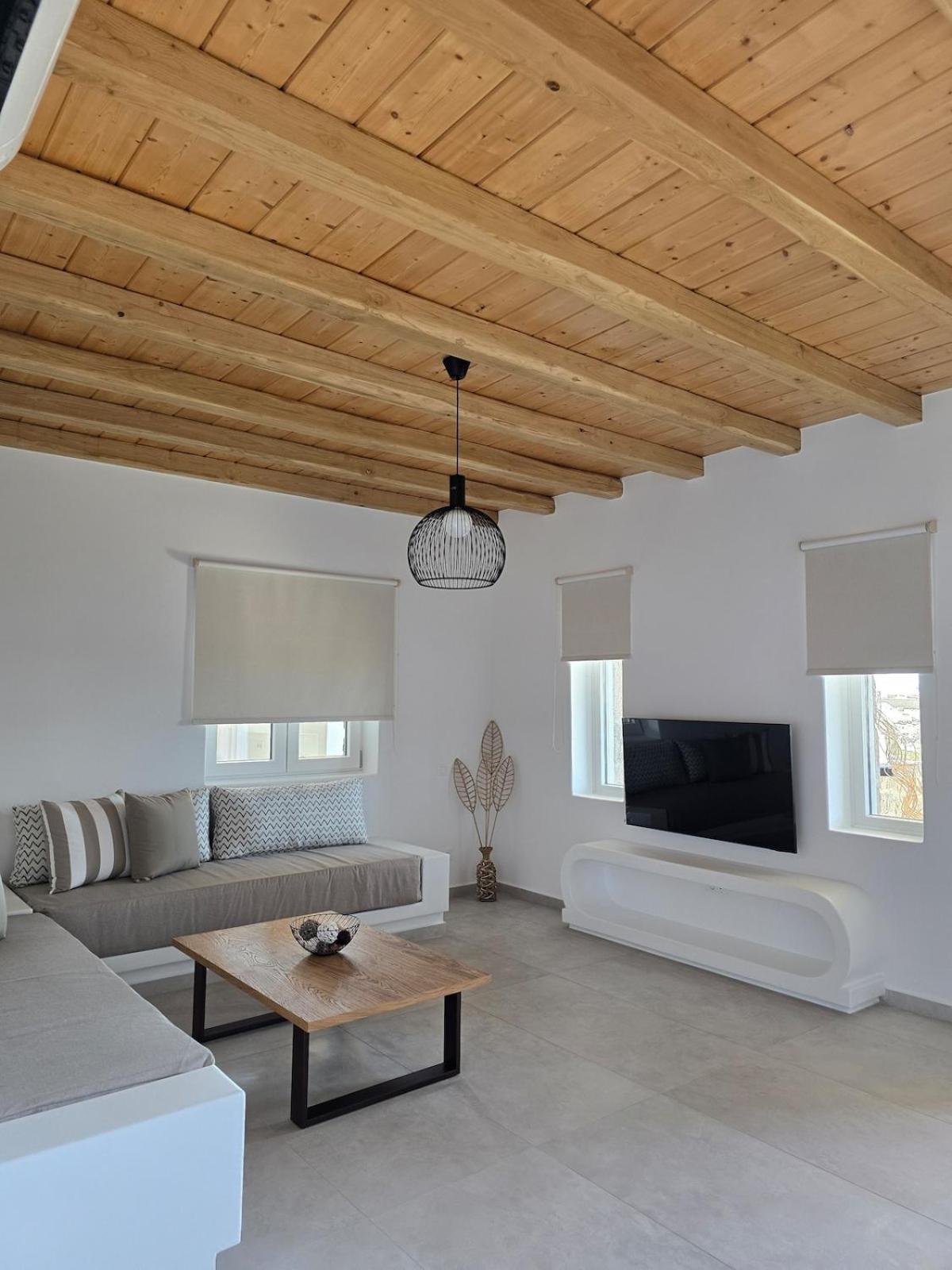 Mystic Horizon * Mykonos Town
